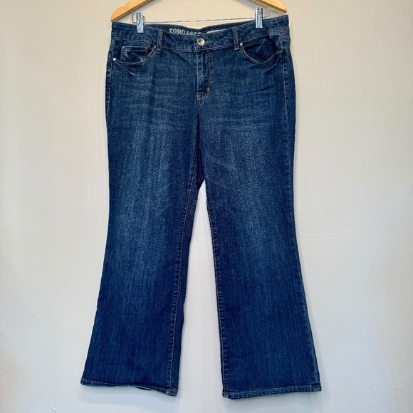 DKNY | Soho Boot Mid-Plus Size Mid Rise Stretchy Boho Bootcut Jeans - Picture 2 of 12